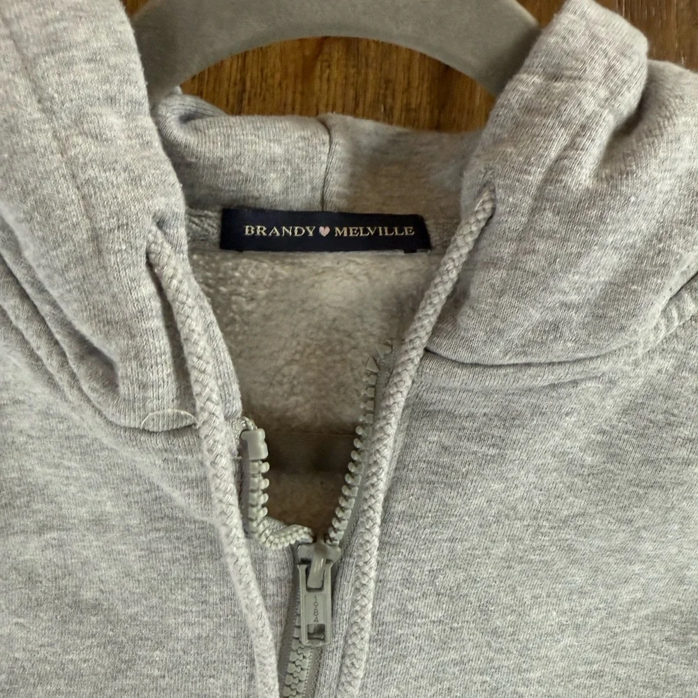 Brandy Melville Light Gray Zip-Up Hoodie - Picture 4 of 8